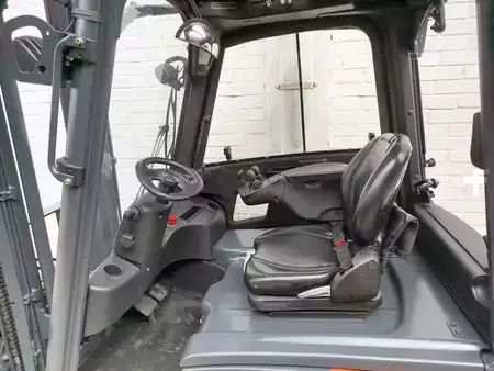 Elektro čtyřkolový VZV 2017  Linde E16PH (7)