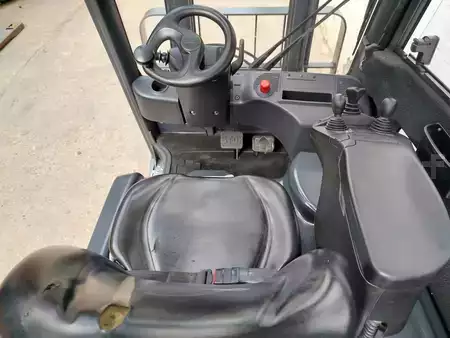 Elektro čtyřkolový VZV 2017  Linde E16PH (8)