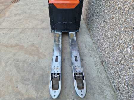 Electric Pallet Jacks 2019  BT LPE200 (6)