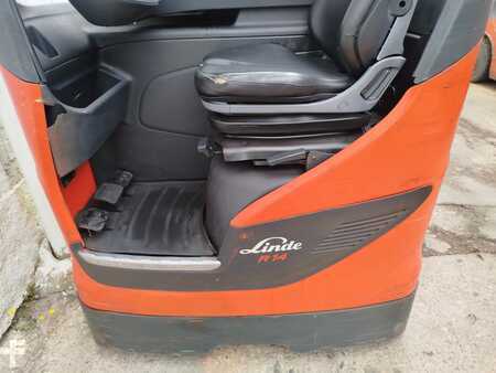 Carretilla retráctil 2015  Linde R14 (4)