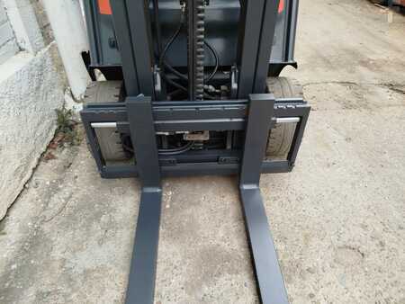 Diesel Forklifts 2019  Linde H18D EVO (5)