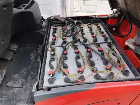 Eléctrico - 3 rodas 2020  Linde E18-02 EVO Driv (9)