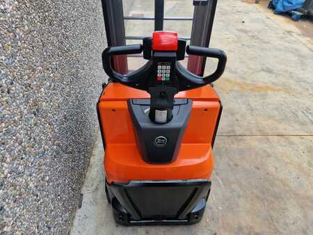 Apilador eléctrico 2016  BT SWE120 (4)