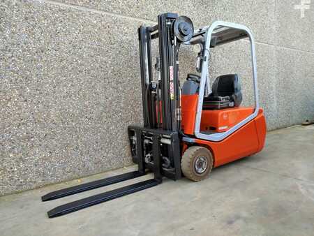 Electric - 3 wheels 2010  BT C3E160 (1)