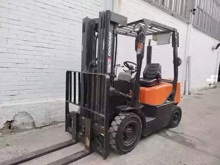 Diesel heftrucks 2016  Doosan D25G (1)