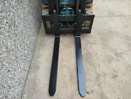 Electric - 3 wheels 2018  Toyota 7FBEST13 LI (5)