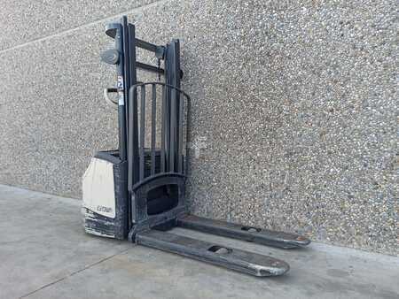 Stackers Stand-on 2015  Crown WF3000 (3)