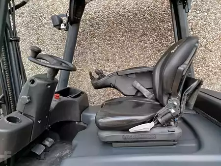 Elektro čtyřkolový VZV 2019  Linde E16PH-02 EVO (7)