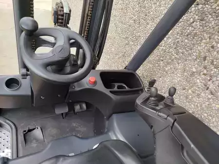Elektro čtyřkolový VZV 2019  Linde E16PH-02 EVO (8)