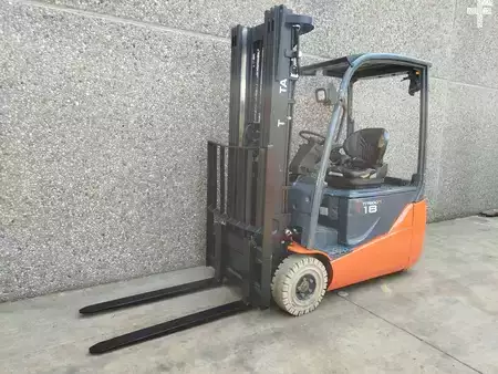 Elektro tříkolové VZV 2019  Toyota 8FBE18T (1)