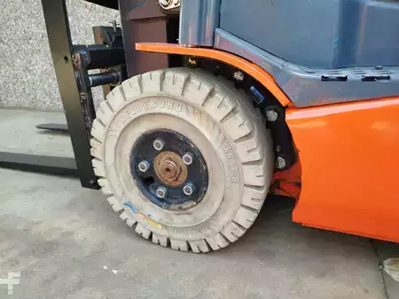 Elektro tříkolové VZV 2019  Toyota 8FBE18T (4)