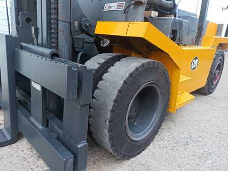 Diesel Forklifts 2000  OM DI70C (4)