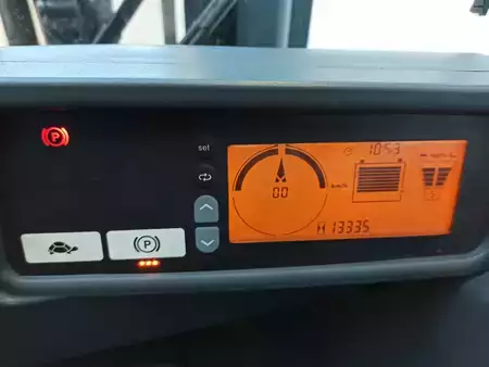 Elektro 4 Rad 2021  Jungheinrich EFGS30 (9)