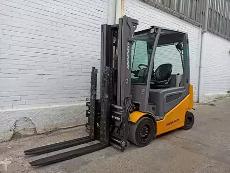 El truck - 4 hjulet 2020  Jungheinrich EFG430 (1)