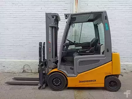 El truck - 4 hjulet 2020  Jungheinrich EFG430 (2)