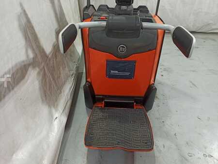 Electric Pallet Jacks 2016  BT LPE200 (5)