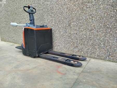 Niederhubwagen 2016  BT LPE200 (3)