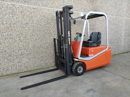 Chariots électriques à 3 roues 2007  BT C3E160 BAT.100 (1)