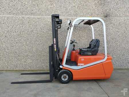 Chariots électriques à 3 roues 2007  BT C3E160 BAT.100 (2)