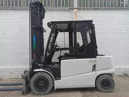 Elektryczne 4-kołowe 2016  Nissan HX40 (2)