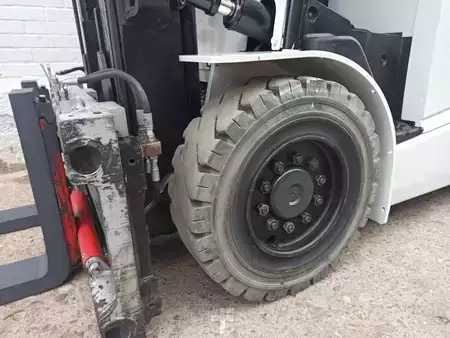 Elektryczne 4-kołowe 2016  Nissan HX40 (4)