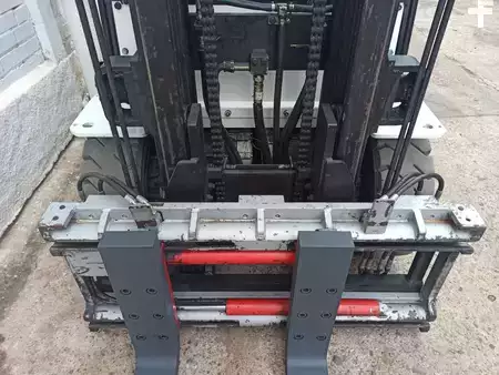 Elektryczne 4-kołowe 2016  Nissan HX40 (5)