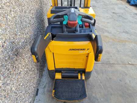 Apilador eléctrico 2014  Jungheinrich ERD220KLPF (4)