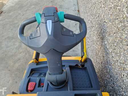 Apilador eléctrico 2014  Jungheinrich ERD220KLPF (5)