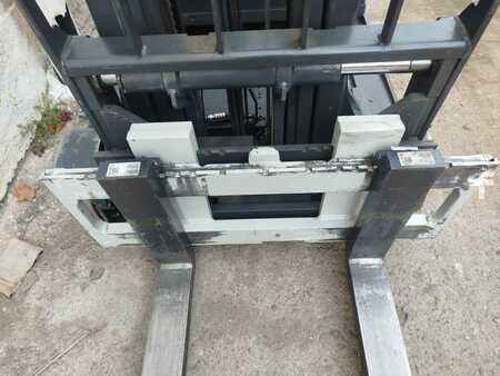 Reach Trucks 2020  Linde R25 (6)