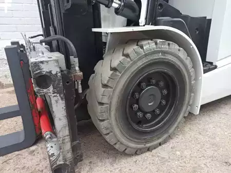 4-wiel elektrische heftrucks 2016  Nissan HX40 (4)