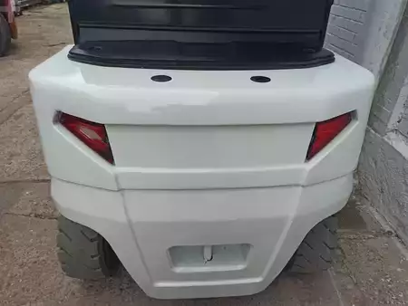 4-wiel elektrische heftrucks 2016  Nissan HX40 (6)