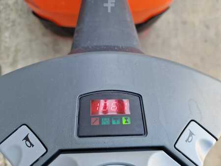 Magasemelésű béka 2015  Toyota SWE120 (7)