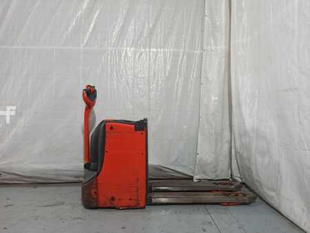 Porta-paletes elétrico 2013  Linde T16 L (2)