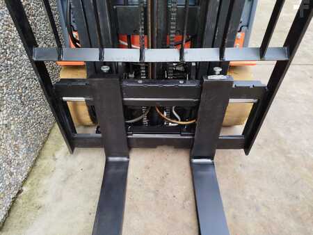 Elektromos 3 kerekű 2014  Toyota 8FBET16 (5)