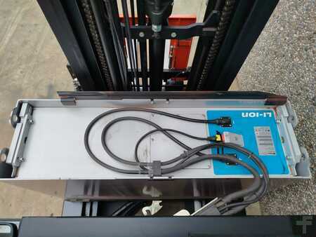 Schubmaststapler 2017  Toyota RRE160H Litio (9)