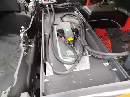 Elektryczne 3-kołowe 2023  Linde E12-02 (10)