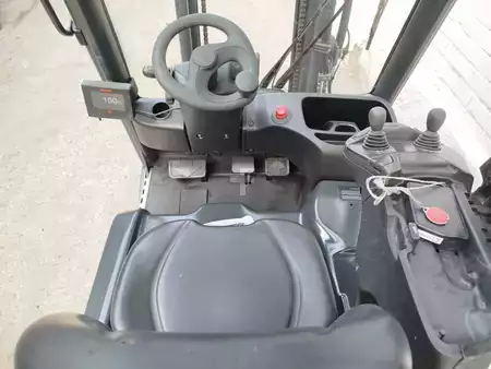 Elektryczne 3-kołowe 2023  Linde E12-02 (8)