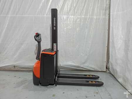 Pallet Stackers 2015  BT SWE080L (2)