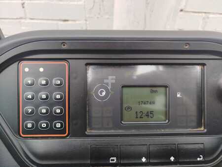 Schubmaststapler 2019  Linde R12B (8)