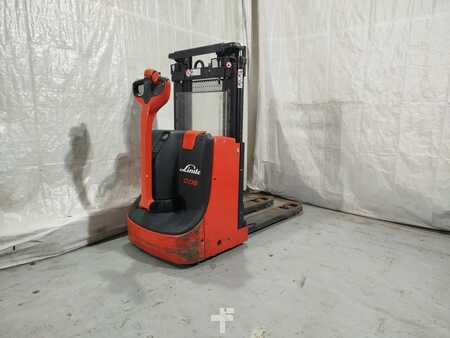 Apilador eléctrico 2017  Linde D06 (1)