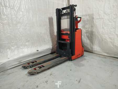 Apilador eléctrico 2017  Linde D06 (3)