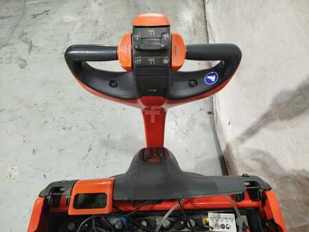 Apilador eléctrico 2017  Linde D06 (5)