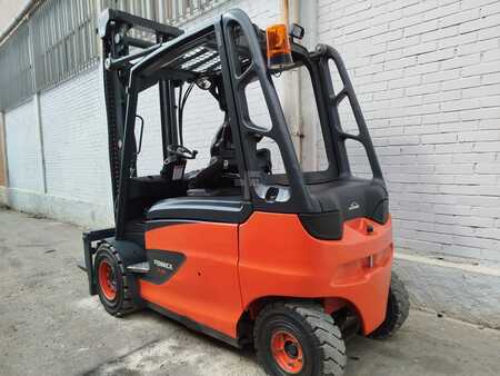 Sähkö - 4 pyör 2013  Linde E45/600 (3)