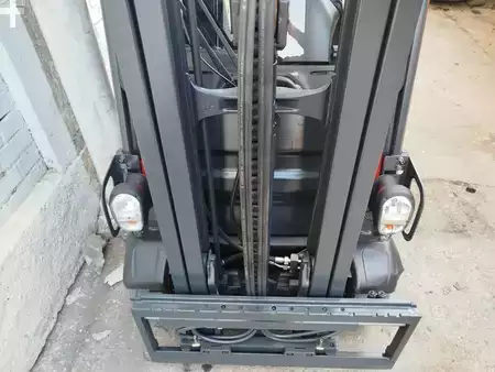 Empilhador diesel 2019  Linde H16D-01 EVO (5)