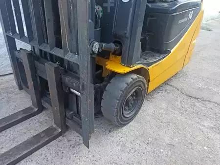 Carrelli elettrici 3 ruote 2014  Komatsu FB18M-12 (4)