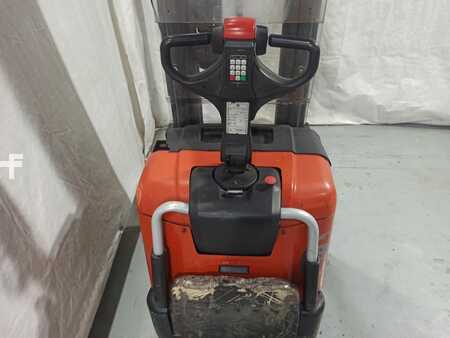 Apilador eléctrico 2006  BT SPE160 (4)