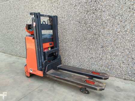 Apilador eléctrico 2017  Linde D06 (3)