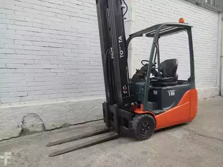 El truck - 3 hjulet 2015  Toyota 8FBEKT16 (2)