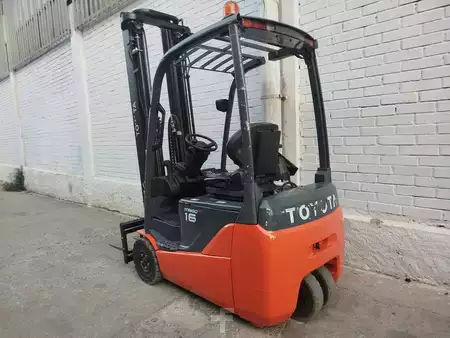 El truck - 3 hjulet 2015  Toyota 8FBEKT16 (3)