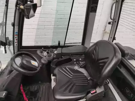 Wózki widłowe diesel 2016  Still RX70-60 (7)